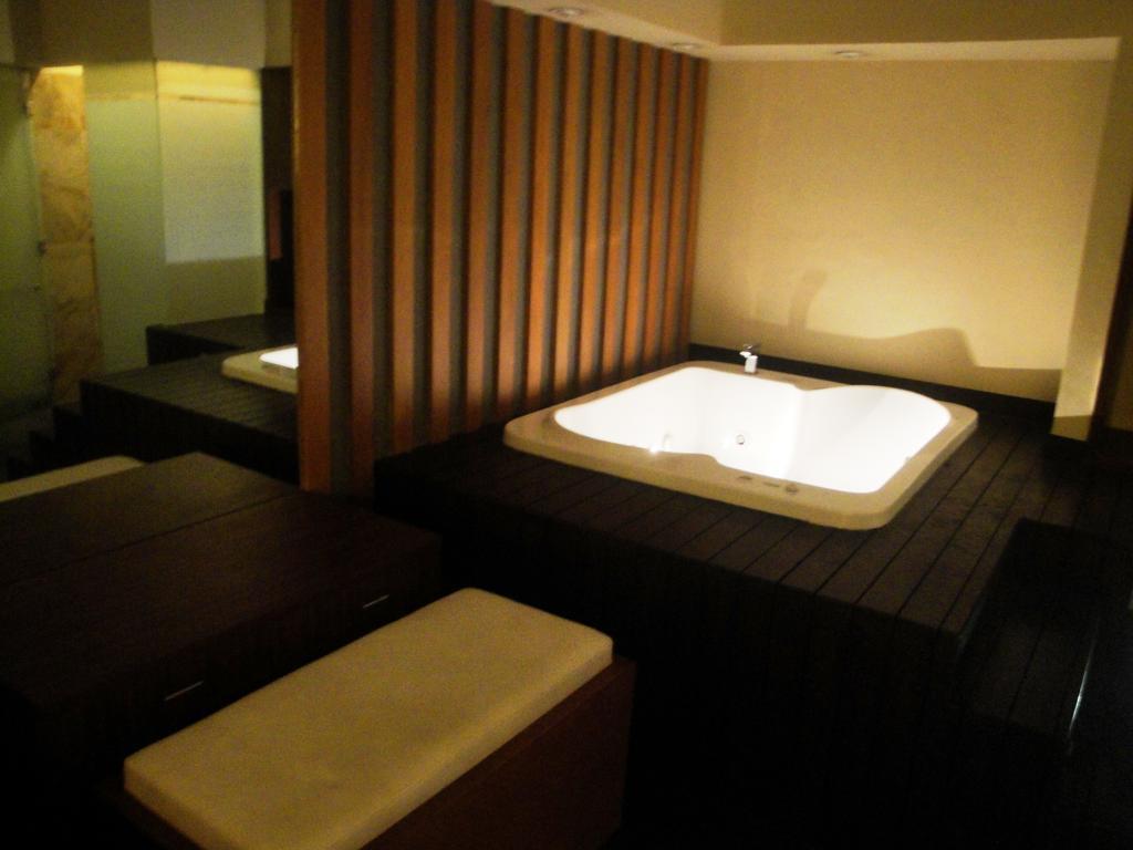 Sutanraja Hotel Manado Extérieur photo