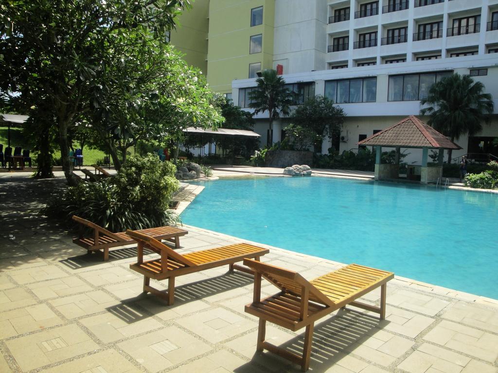 Sutanraja Hotel Manado Extérieur photo