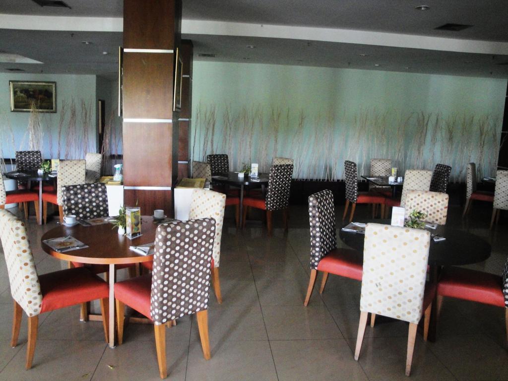 Sutanraja Hotel Manado Extérieur photo