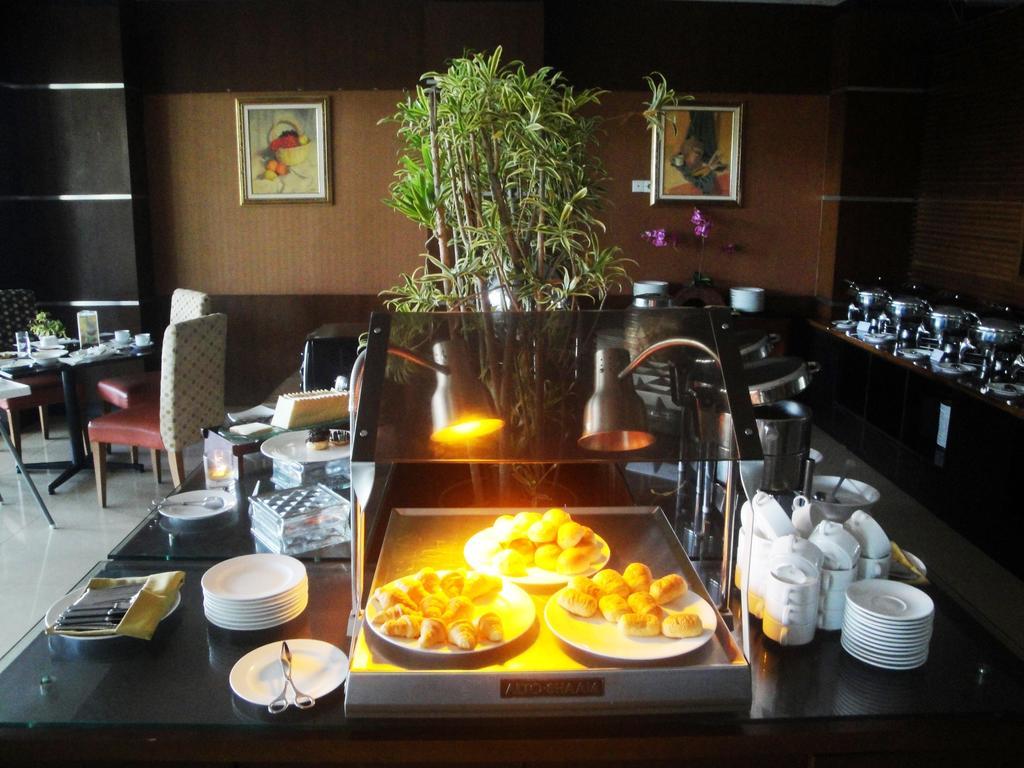 Sutanraja Hotel Manado Extérieur photo