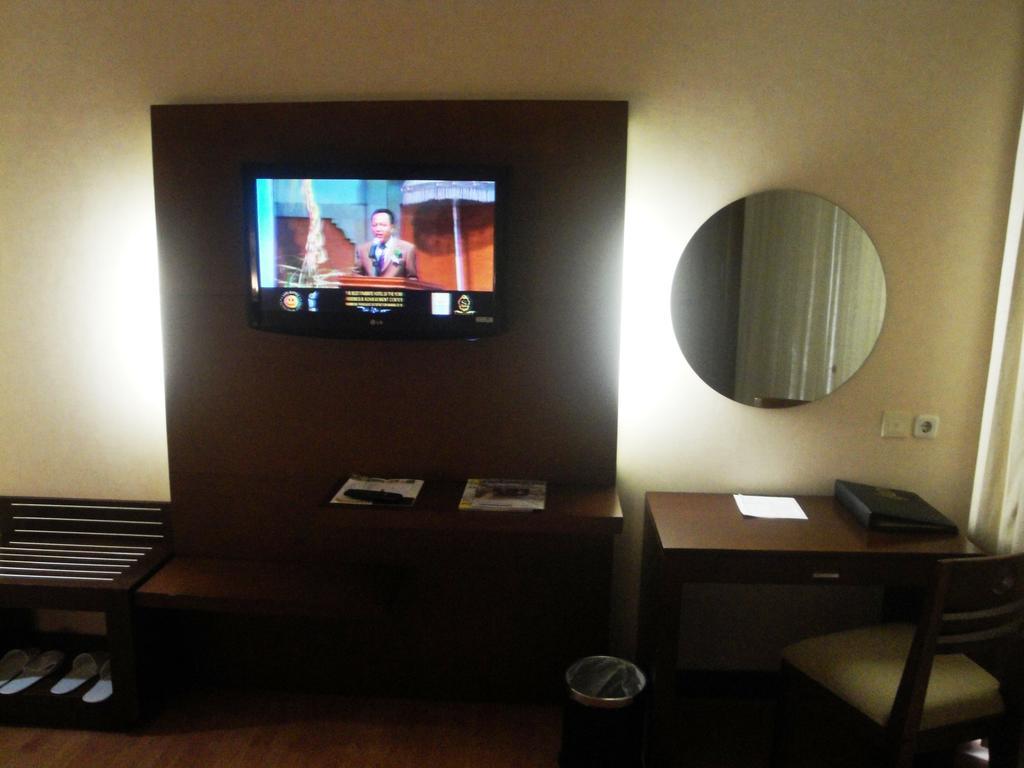 Sutanraja Hotel Manado Chambre photo