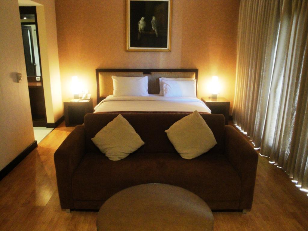 Sutanraja Hotel Manado Chambre photo