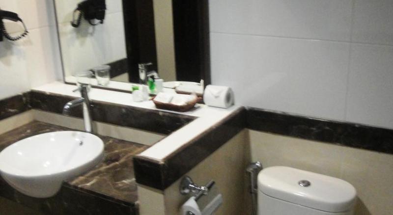 Sutanraja Hotel Manado Extérieur photo