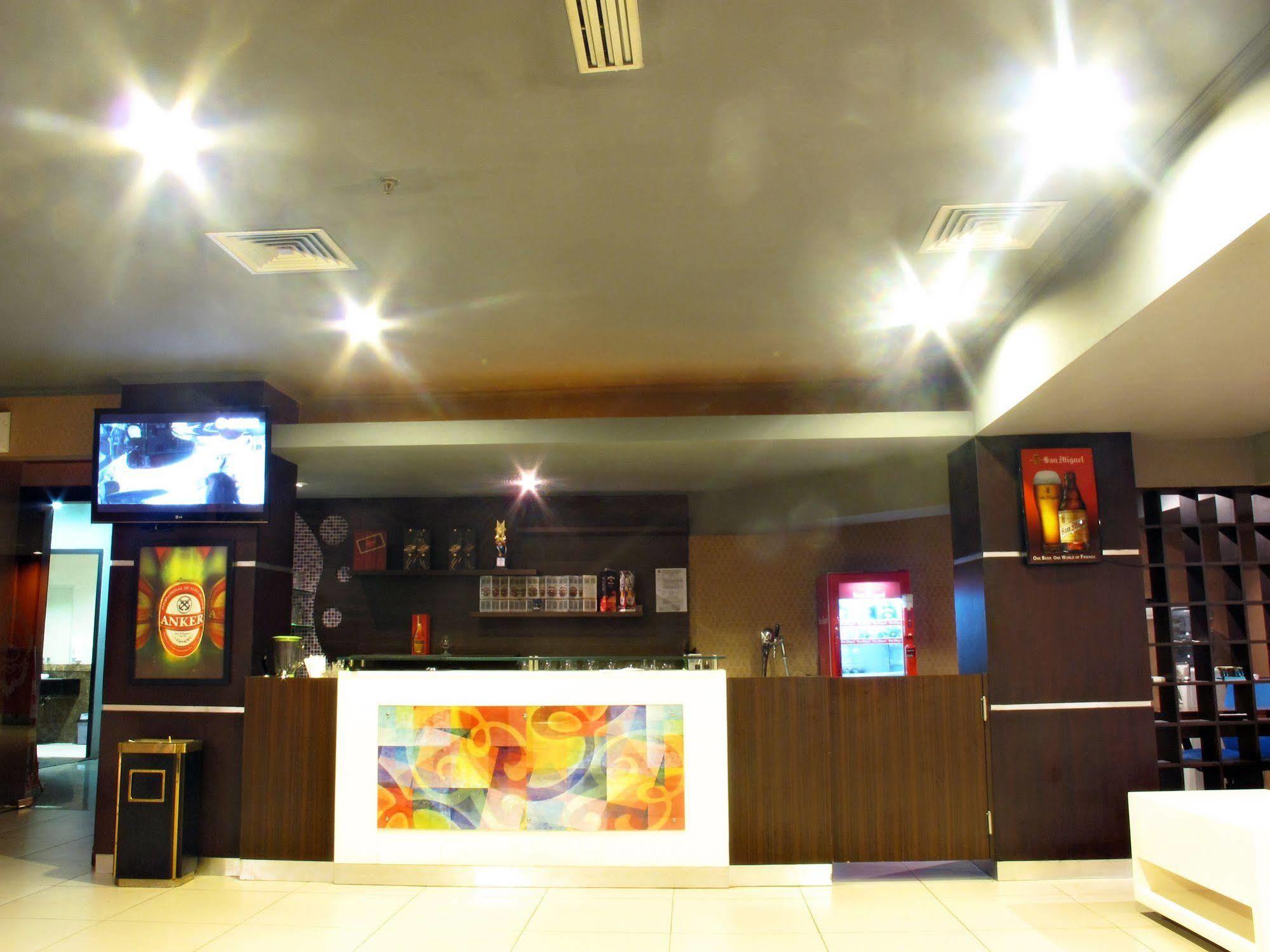 Sutanraja Hotel Manado Extérieur photo