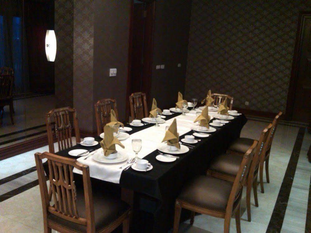 Sutanraja Hotel Manado Extérieur photo